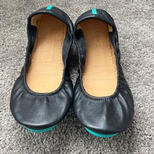 Brand new, never worn size 8 black Tieks